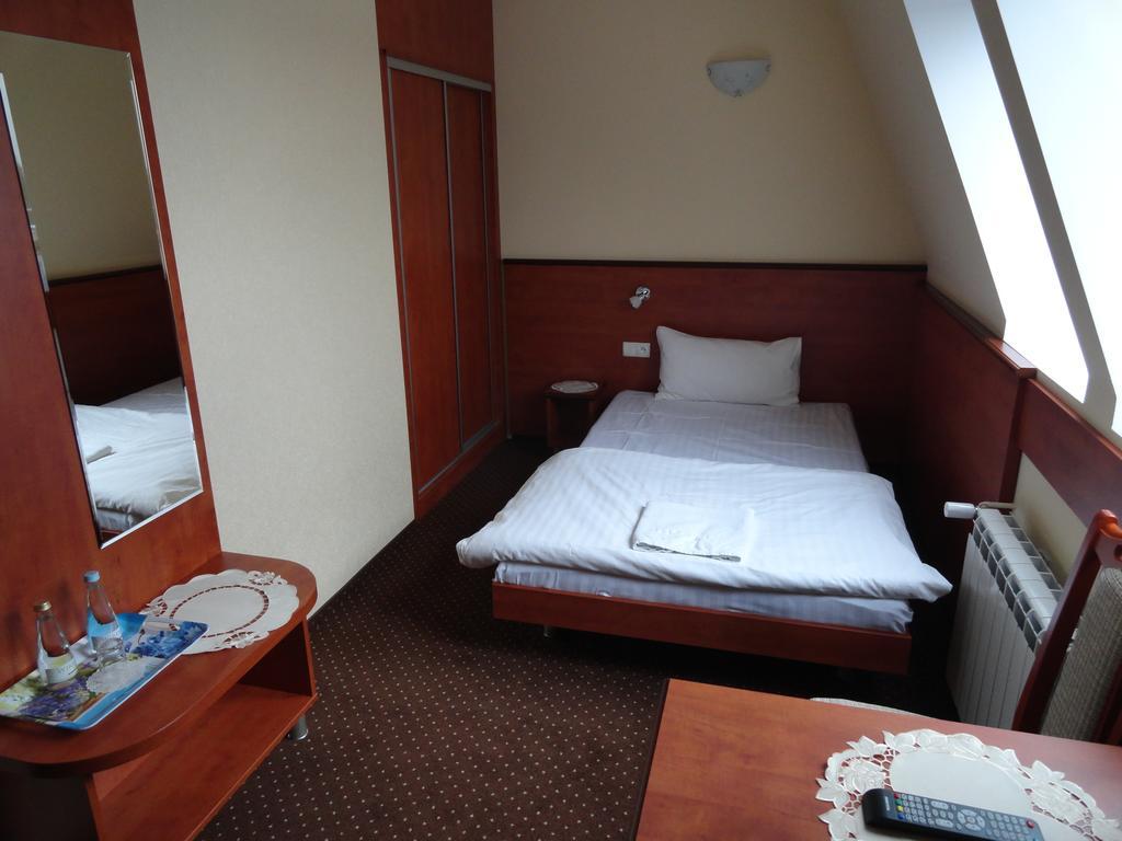 Hotel Wielkopolanka Сьрода-Велькопольска Экстерьер фото